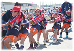 「幼年綱引き大会」